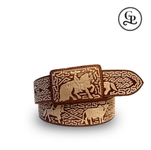 Cinturón para caballero artesanal bordado a mano en pita de maguey figura suertes charras color miel